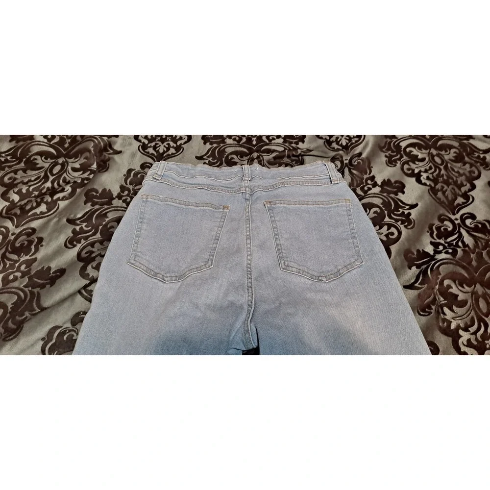 Forever‎ 21 Women's Size 29 US Size 6 Blue Distressed Button Fly Denim Jeans